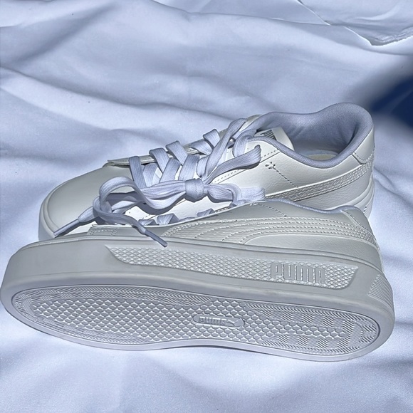 Puma Carina 2.0 Sneaker - Women's 8 - Picture 3 of 5